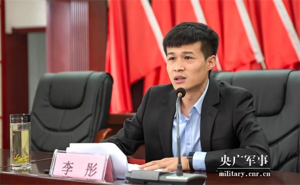 08.jpg 中國退役軍人 | 李彤:90后退伍兵的追夢(mèng)路-云南能投軍創(chuàng )產(chǎn)業(yè)投資有限公司