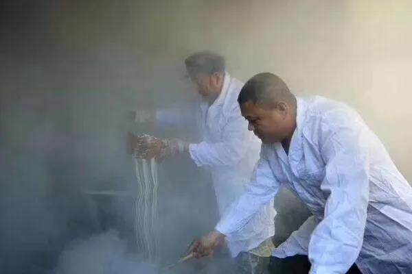 周定滿(mǎn)：從外出闖蕩到回鄉創(chuàng  )業(yè)，在鄉愁里復蘇的致富夢(mèng)想