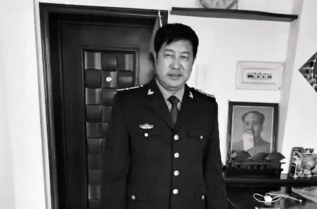 04.jpg 清明緬懷:致敬犧牲在戰疫一線(xiàn)的退役老兵-云南能投軍創(chuàng )產(chǎn)業(yè)投資有限公司