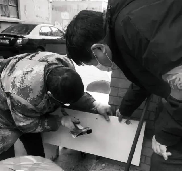 05.jpg 清明緬懷:致敬犧牲在戰疫一線(xiàn)的退役老兵-云南能投軍創(chuàng )產(chǎn)業(yè)投資有限公司