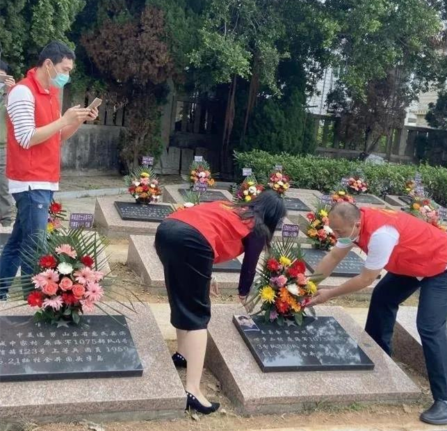 英烈心中記 追思在云端——江蘇、四川、重慶、浙江、福建等地“云祭掃”“代祭掃”緬懷英烈