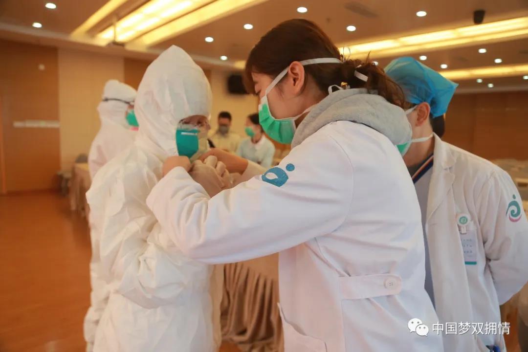 見(jiàn)證尊崇 難忘720個(gè)日日夜夜——寫(xiě)在退役軍人事務(wù)部成立兩周年之際