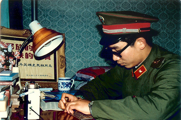 03.jpg “一級戰斗英雄”史光柱:余生的高地-云南能投軍創(chuàng )產(chǎn)業(yè)投資有限公司