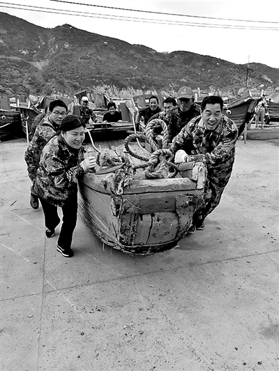 面朝大海，鳥(niǎo)“嶼”花“鄉”——記退役軍人、浙江省舟山市花鳥(niǎo)鄉黨委書(shū)記楊玉斌