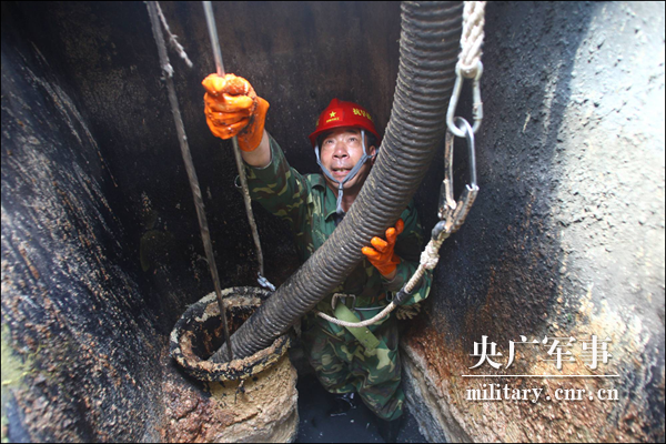 張喜忠：從掏糞工到國慶觀(guān)禮臺嘉賓，“北漂”退伍老兵的人生逆襲