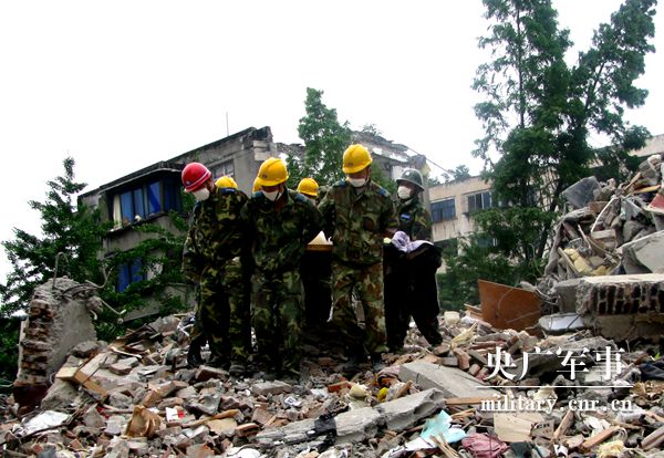 張喜忠：從掏糞工到國慶觀(guān)禮臺嘉賓，“北漂”退伍老兵的人生逆襲