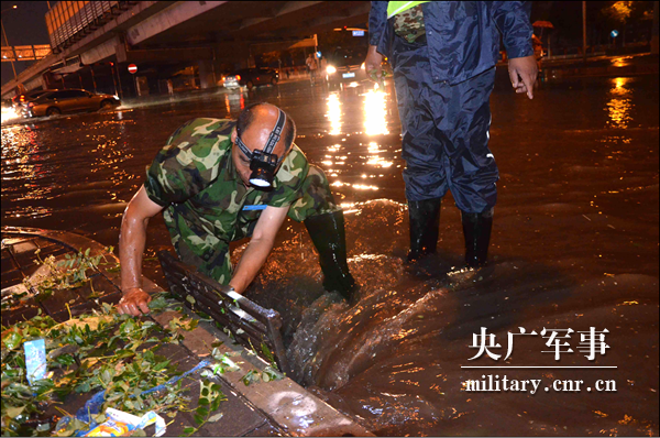 張喜忠：從掏糞工到國慶觀(guān)禮臺嘉賓，“北漂”退伍老兵的人生逆襲