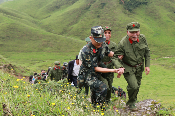 50年后，應到13人，實(shí)到13人！