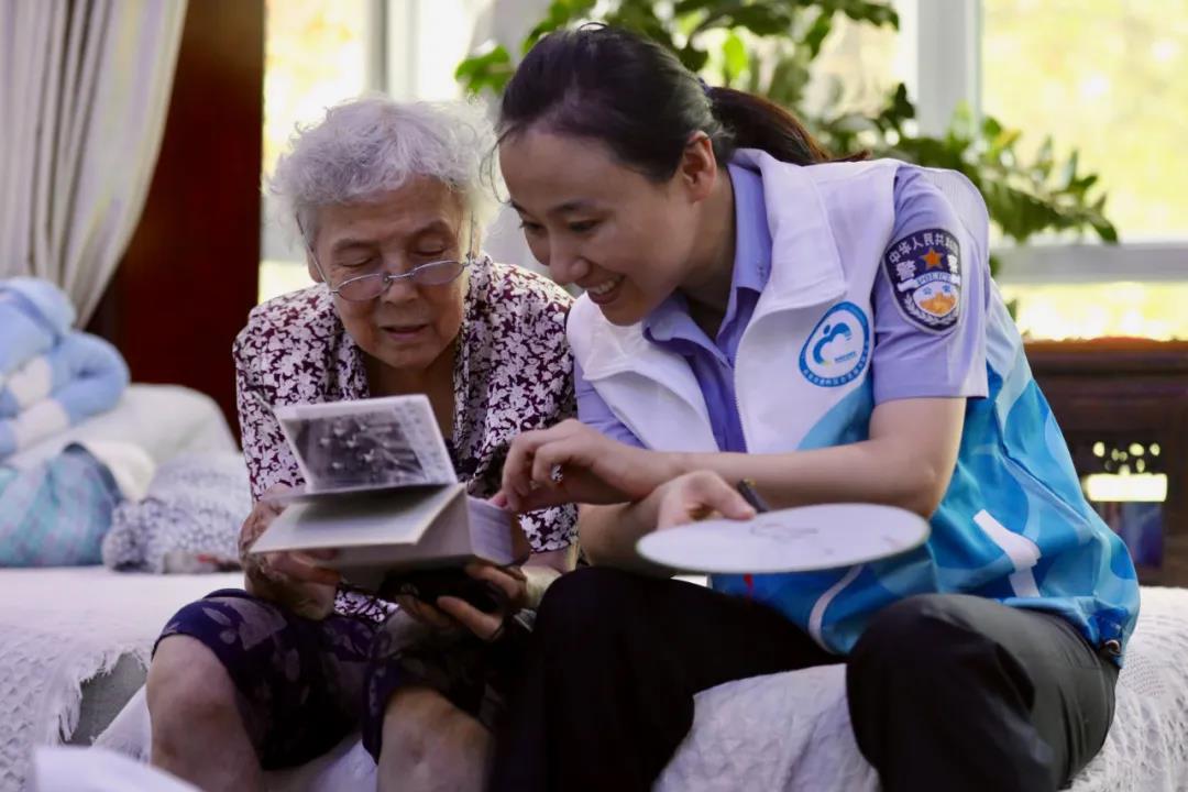 于文靜：從少校軍官到最美“警花”的軍旅轉身-云南能投軍創(chuàng  )產(chǎn)業(yè)投資有限公司