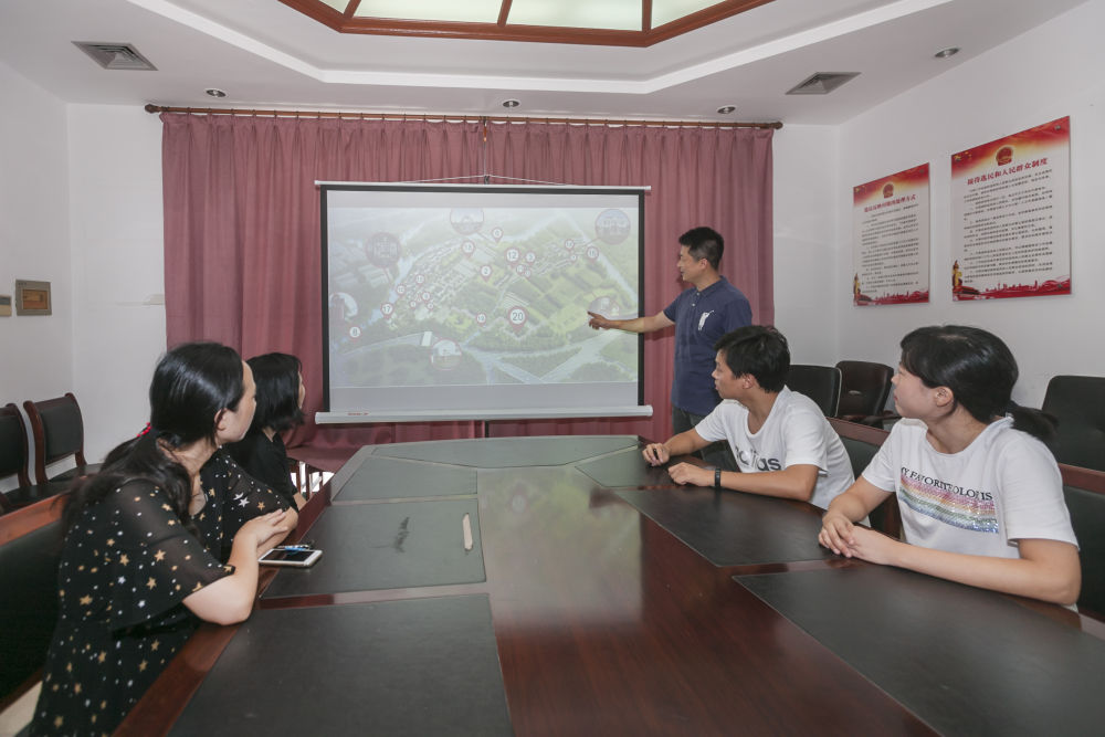 退役軍人錢(qián)少華 鄉村振興指導員