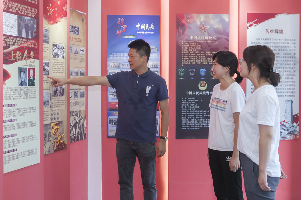 退役軍人錢(qián)少華 鄉村振興指導員