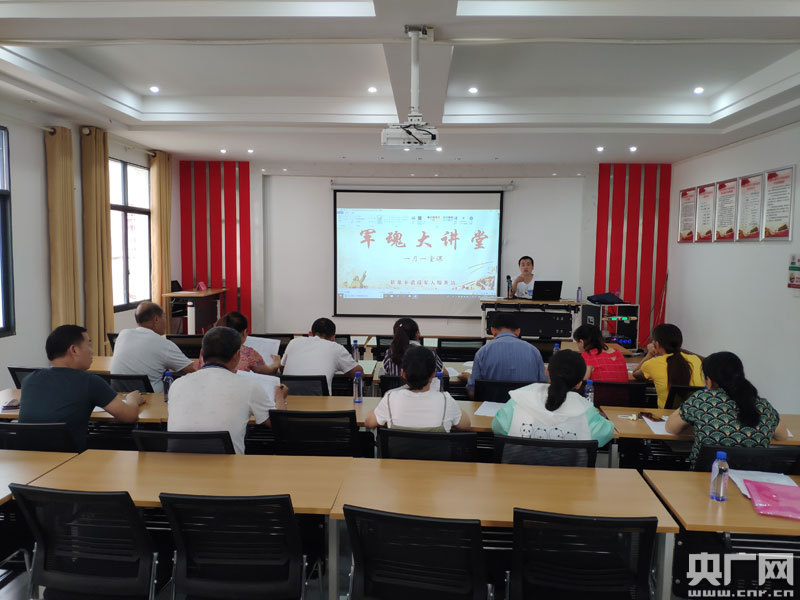 李壽來(lái)：才下軍旅前哨，又上脫貧一線(xiàn)