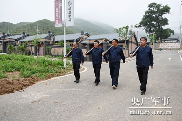 梁建明：駐村扶貧1200多天，鐫刻在十八盤(pán)村的鄉土深情