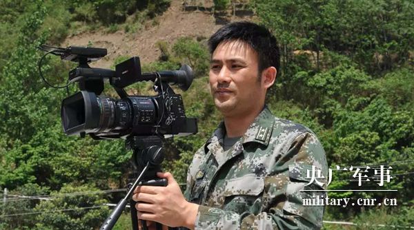何苦：走進(jìn)山城“棒棒軍”，記錄負重前行的力量-云南能投軍創(chuàng  )產(chǎn)業(yè)投資有限公司
