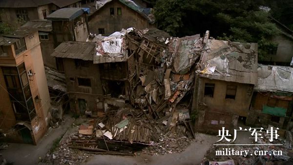 何苦：走進(jìn)山城“棒棒軍”，記錄負重前行的力量-云南能投軍創(chuàng  )產(chǎn)業(yè)投資有限公司