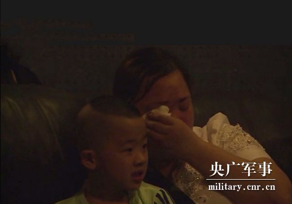 何苦：走進(jìn)山城“棒棒軍”，記錄負重前行的力量-云南能投軍創(chuàng  )產(chǎn)業(yè)投資有限公司