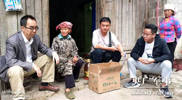 02.jpg 黃祖彪:從退伍兵到優(yōu)秀公務(wù)員-云南能投軍創(chuàng )產(chǎn)業(yè)投資有限公司