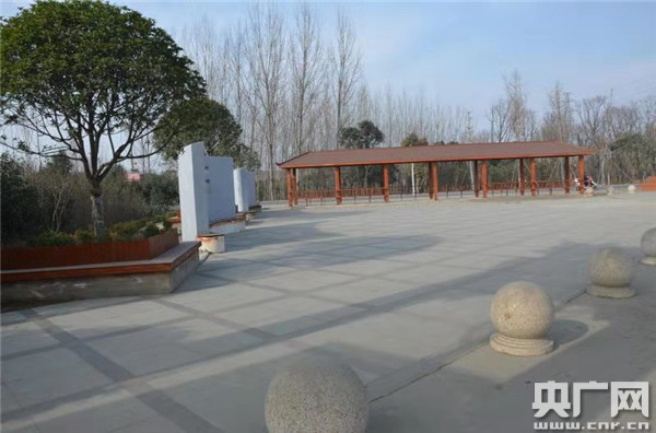 003.jpg 南召縣優(yōu)秀“兵支書(shū)”受群眾熱捧-云南能投軍創(chuàng )產(chǎn)業(yè)投資有限公司