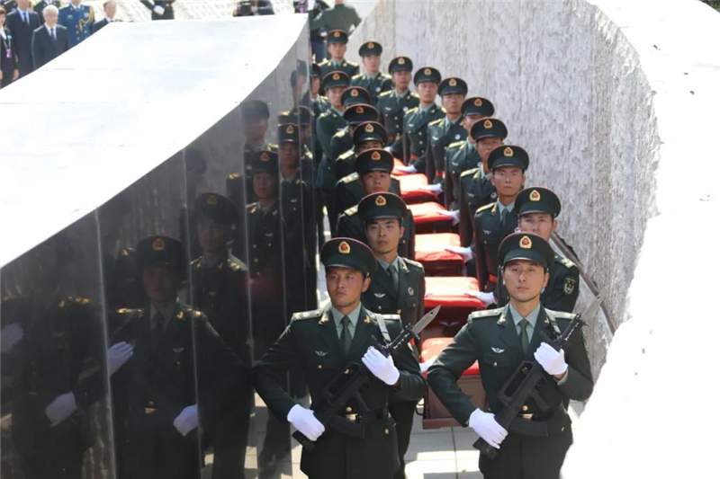 英魂入故土！?第七批在韓志愿軍烈士安葬儀式在沈陽(yáng)舉行-云南能投軍創(chuàng  )產(chǎn)業(yè)投資有限公司