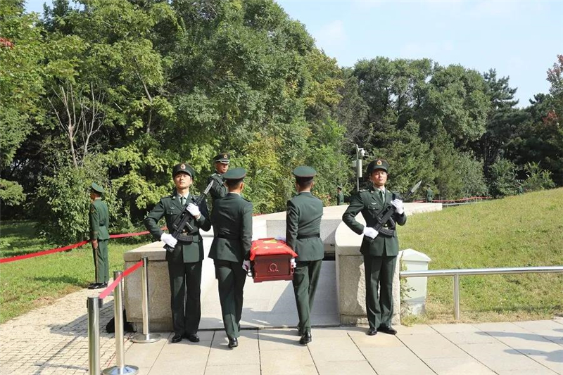 英魂入故土！?第七批在韓志愿軍烈士安葬儀式在沈陽(yáng)舉行-云南能投軍創(chuàng  )產(chǎn)業(yè)投資有限公司