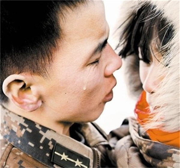 毛國強：致敬軍人愛(ài)情，定格浪漫時(shí)刻