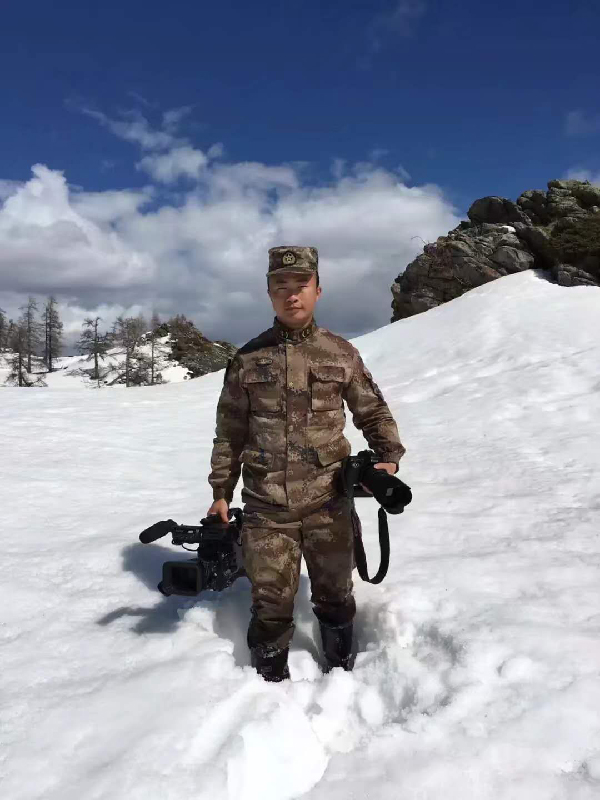 毛國強：致敬軍人愛(ài)情，定格浪漫時(shí)刻