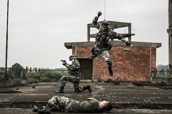 毛國強：致敬軍人愛(ài)情，定格浪漫時(shí)刻
