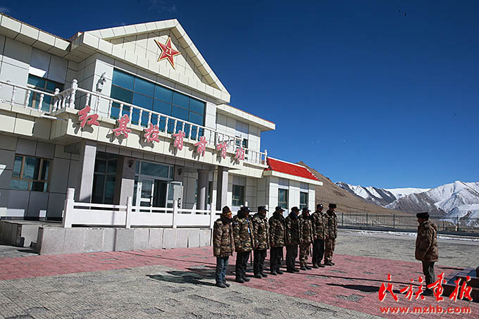 20210107lqn-02.jpg 拉齊尼·巴依卡:翱翔在帕米爾高原的塔吉克雄鷹-云南能投軍創(chuàng )產(chǎn)業(yè)投資有限公司