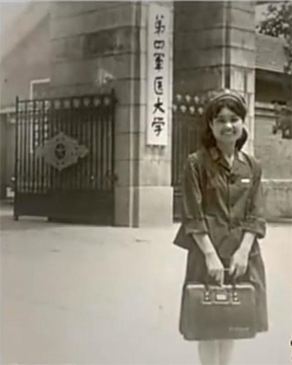 劉亞玲：“戰地女神”自主擇業(yè)，回到家鄉農村當“村醫”-云南能投軍創(chuàng  )產(chǎn)業(yè)投資有限公司