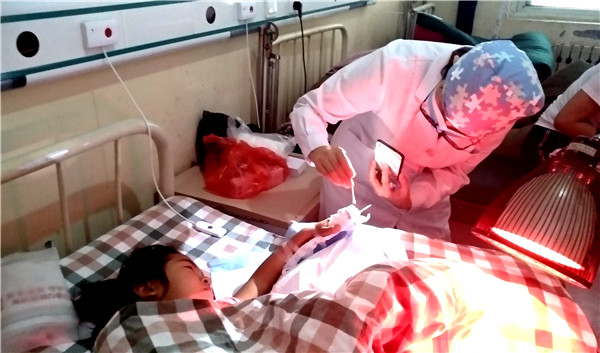 劉亞玲：“戰地女神”自主擇業(yè)，回到家鄉農村當“村醫”-云南能投軍創(chuàng  )產(chǎn)業(yè)投資有限公司