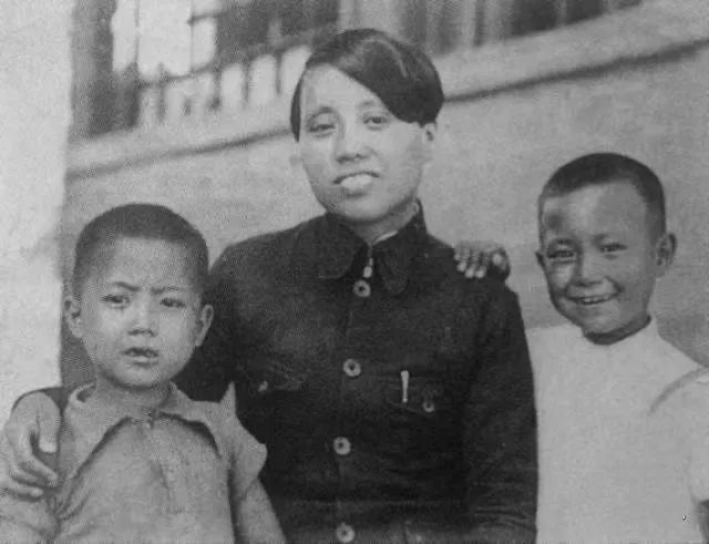 可愛(ài)的中國您看到了嗎？您犧牲前在監牢里的憧憬，都實(shí)現了！