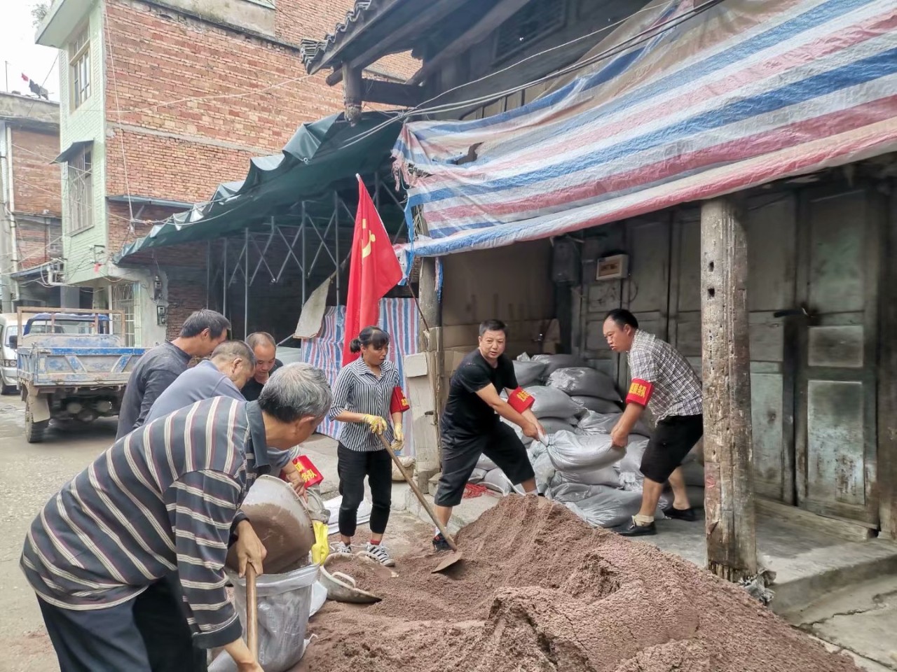 黃仁遠：大渡河畔“兵支書(shū)”