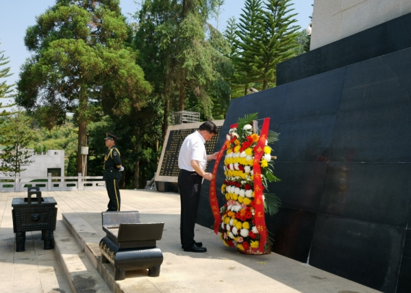 1 退役軍人事務(wù)部烈士紀念設施保護中心主任李中水到云南調研邊境烈士紀念設施保護管理和烈士祭掃工作-云南能投軍創(chuàng )產(chǎn)業(yè)投資有限公司