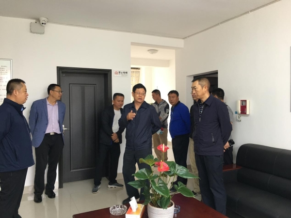 1 省退役軍人廳副廳長(cháng)肖海到曲靖調研軍休服務(wù)管理工作-云南能投軍創(chuàng )產(chǎn)業(yè)投資有限公司
