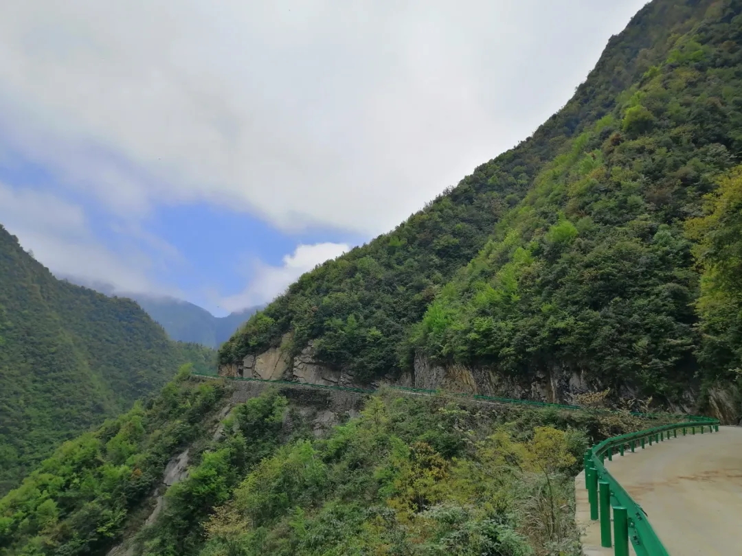 陳鵬：三峽之巔，書(shū)寫(xiě)忠誠-云南能投軍創(chuàng  )產(chǎn)業(yè)投資有限公司