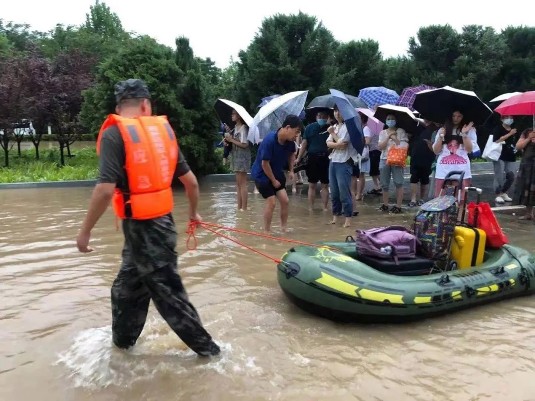 若有戰，召必回！各地退役軍人星夜馳援河南！-云南能投軍創(chuàng  )產(chǎn)業(yè)投資有限公司