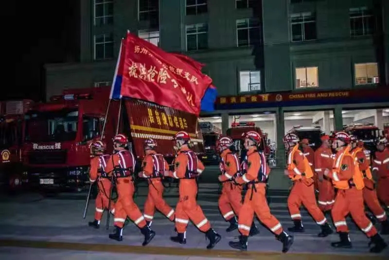 若有戰，召必回！各地退役軍人星夜馳援河南！-云南能投軍創(chuàng  )產(chǎn)業(yè)投資有限公司