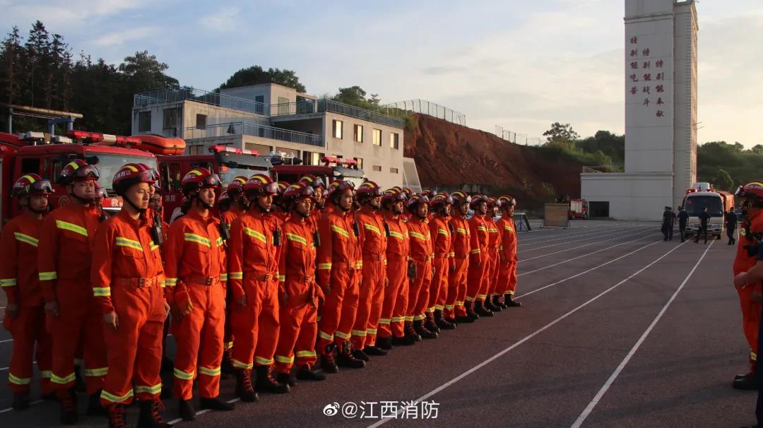 若有戰，召必回！各地退役軍人星夜馳援河南！-云南能投軍創(chuàng  )產(chǎn)業(yè)投資有限公司