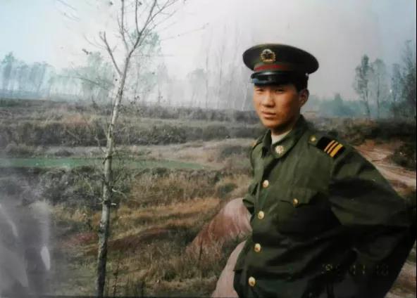 退役不褪色，暴雨中，這些退役軍人真給力-云南能投軍創(chuàng  )產(chǎn)業(yè)投資有限公司