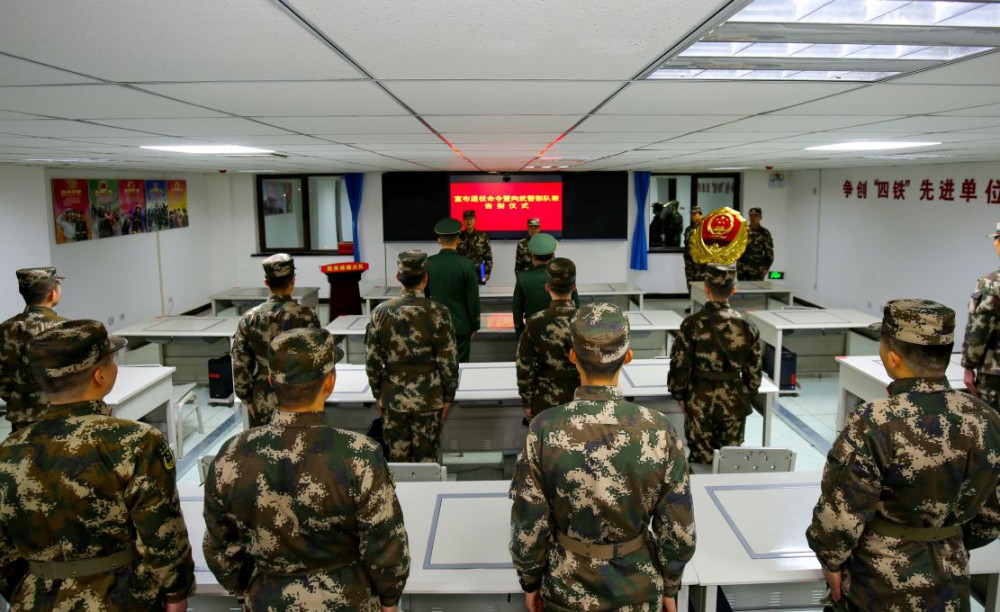 退伍老兵的最后堅守：卸下肩章 卻沒(méi)有卸下責任