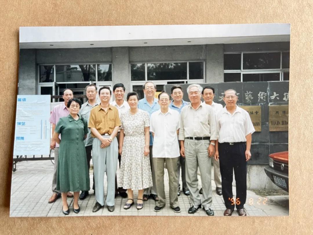 了不起的退役軍人丨71歲退伍老兵“說(shuō)唱”15年，這首歌，請加入你的年度歌單！-云南能投軍創(chuàng  )產(chǎn)業(yè)投資有限公司