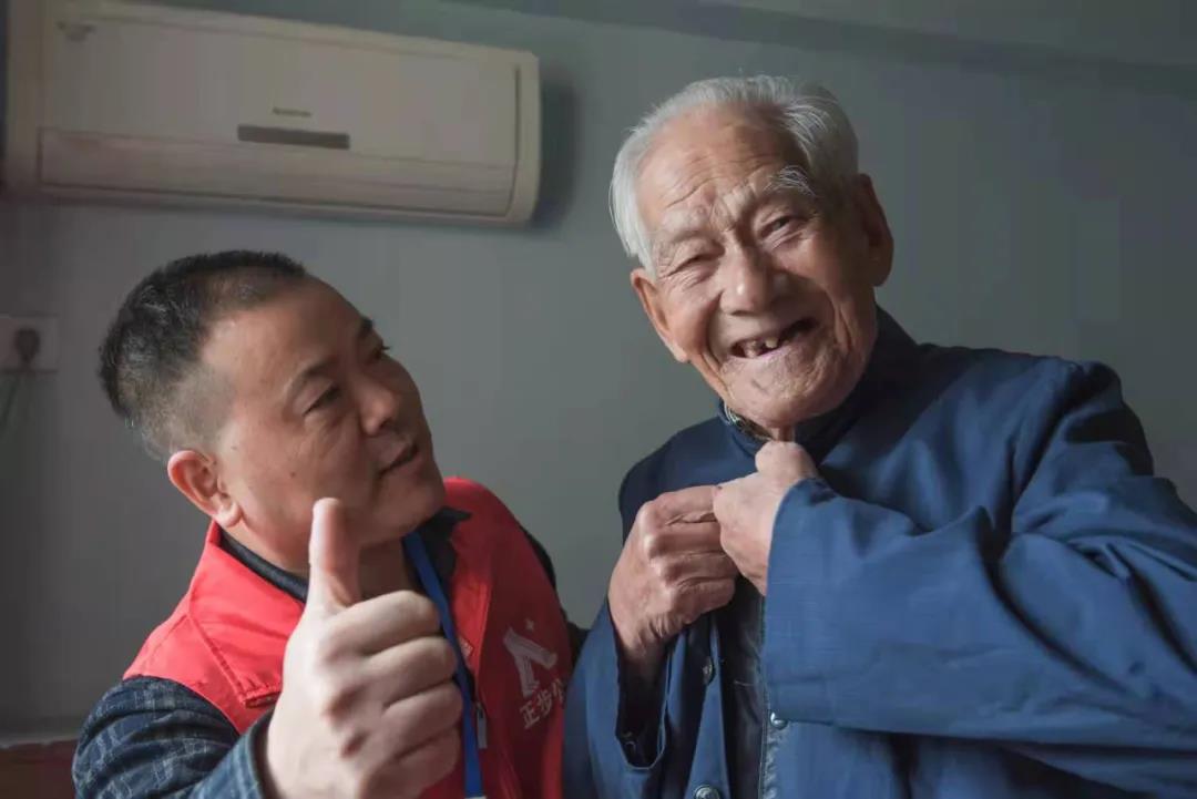 這張大“合影”，太珍貴了！