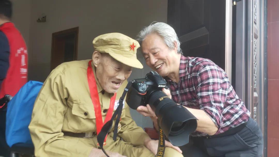 這張大“合影”，太珍貴了！