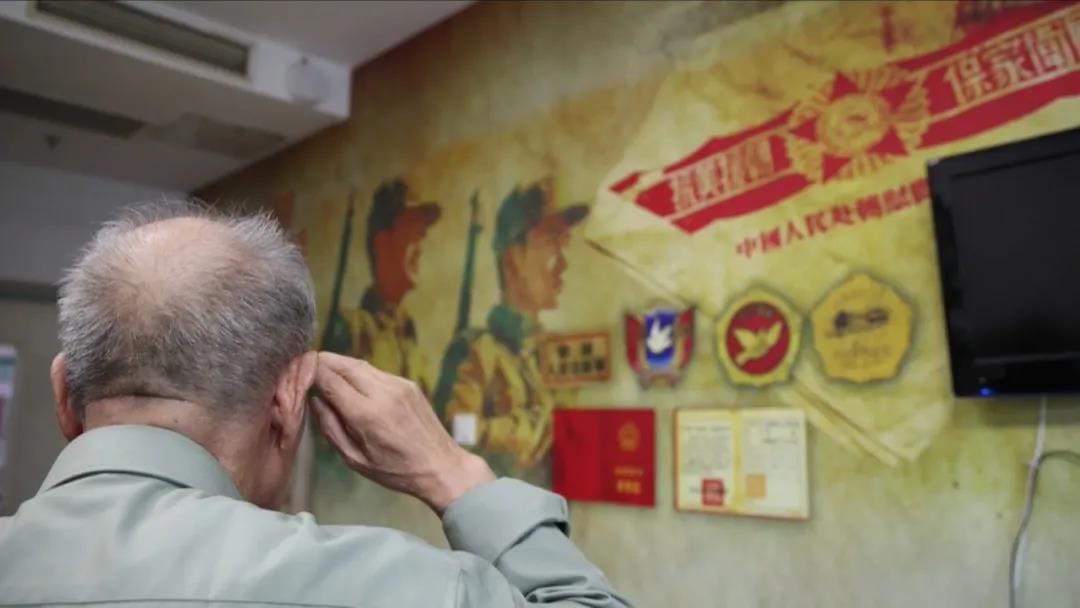 搪瓷缸、軍大衣……病房變“營(yíng)房” 只為喚醒他們的記憶
