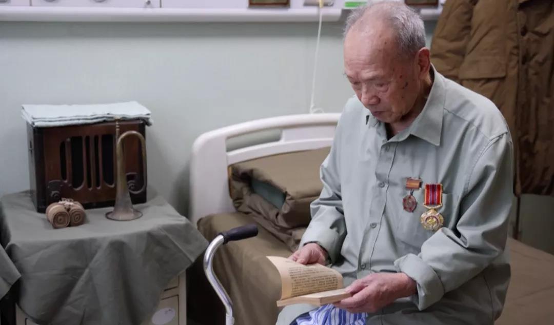 搪瓷缸、軍大衣……病房變“營(yíng)房” 只為喚醒他們的記憶