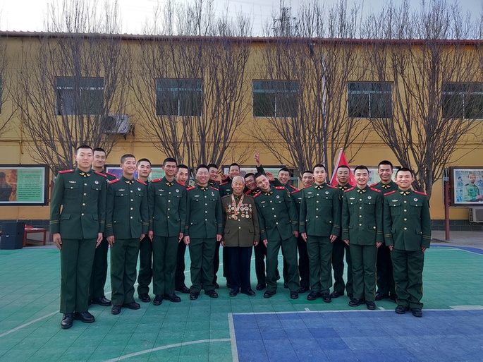 這名一等功老兵，才是我們最該追的星！