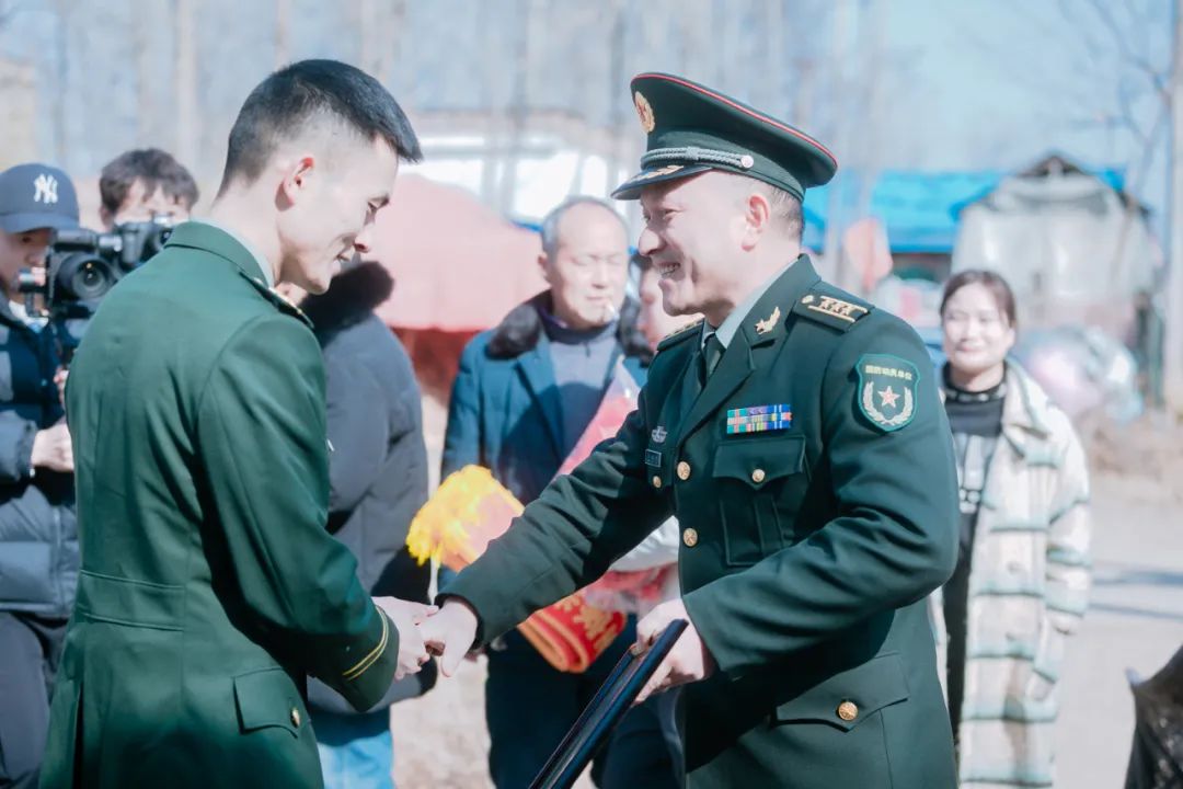 婚禮+喜報 榮譽(yù)+尊崇-云南能投軍創(chuàng  )產(chǎn)業(yè)投資有限公司