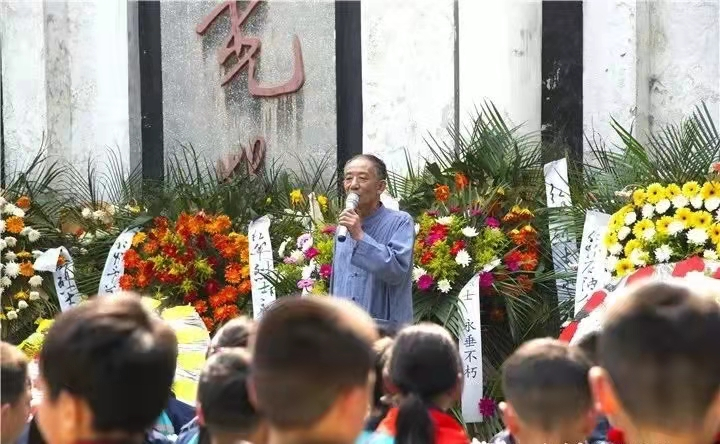 50年接力守護烈士英靈！背后的故事令人動(dòng)容……