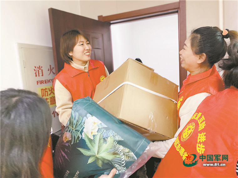 學(xué)雷鋒志愿服務(wù)牽手基層雙擁