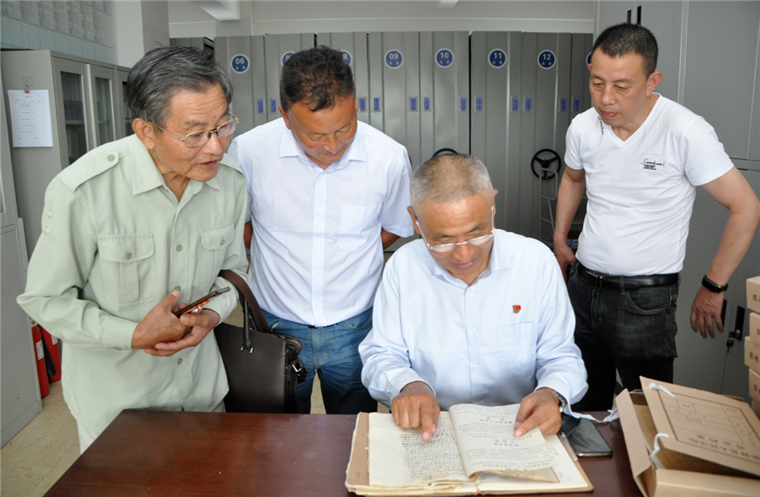 39年如一日，退伍老兵徐振理踏訪(fǎng)千山萬(wàn)水為英烈尋親